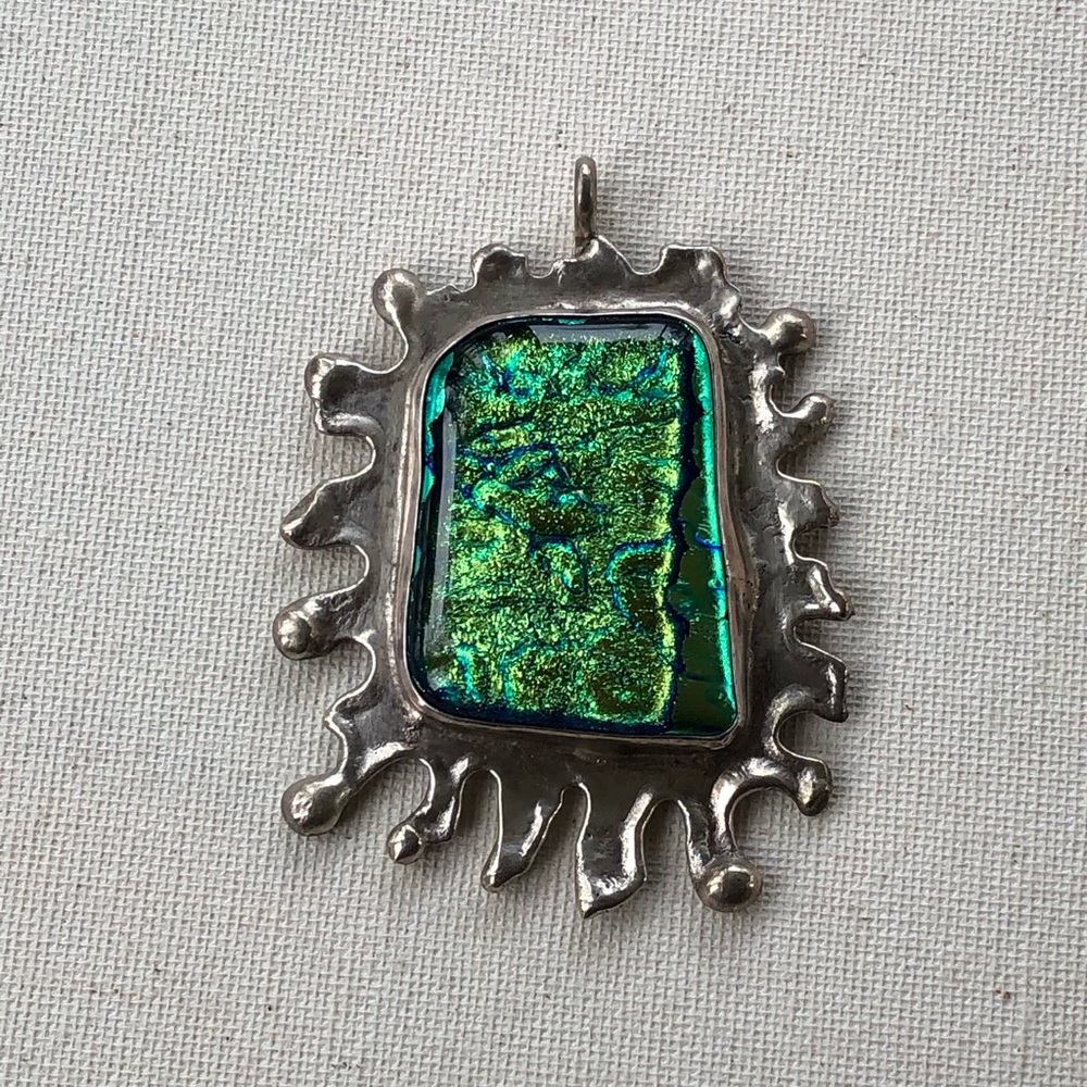 Sterling silver pendant with diachronic glass